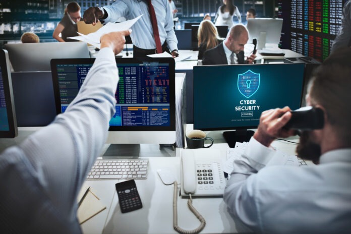 Integrasi FortiRecon dengan Fortinet SOC dalam memantau attack surface dan melindungi organisasi dari ancaman siber.